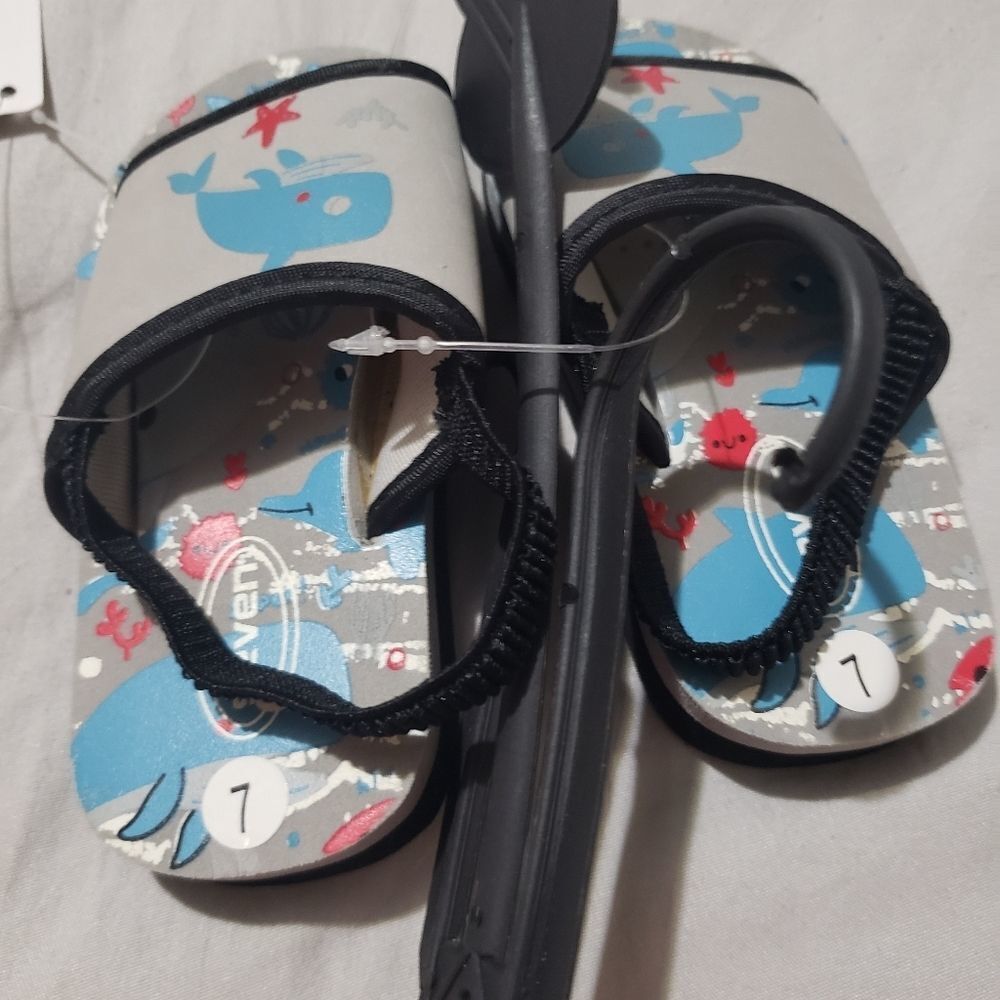 💙Infant Whale Sandals NWT Size 7